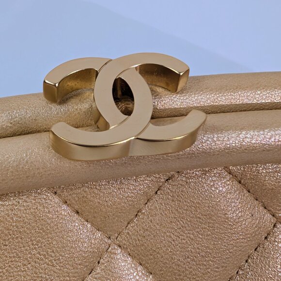 Chanel Pearlescent Gold Half Moon Quilted Lambskin Kisslock Clutch - Picture 9 of 15